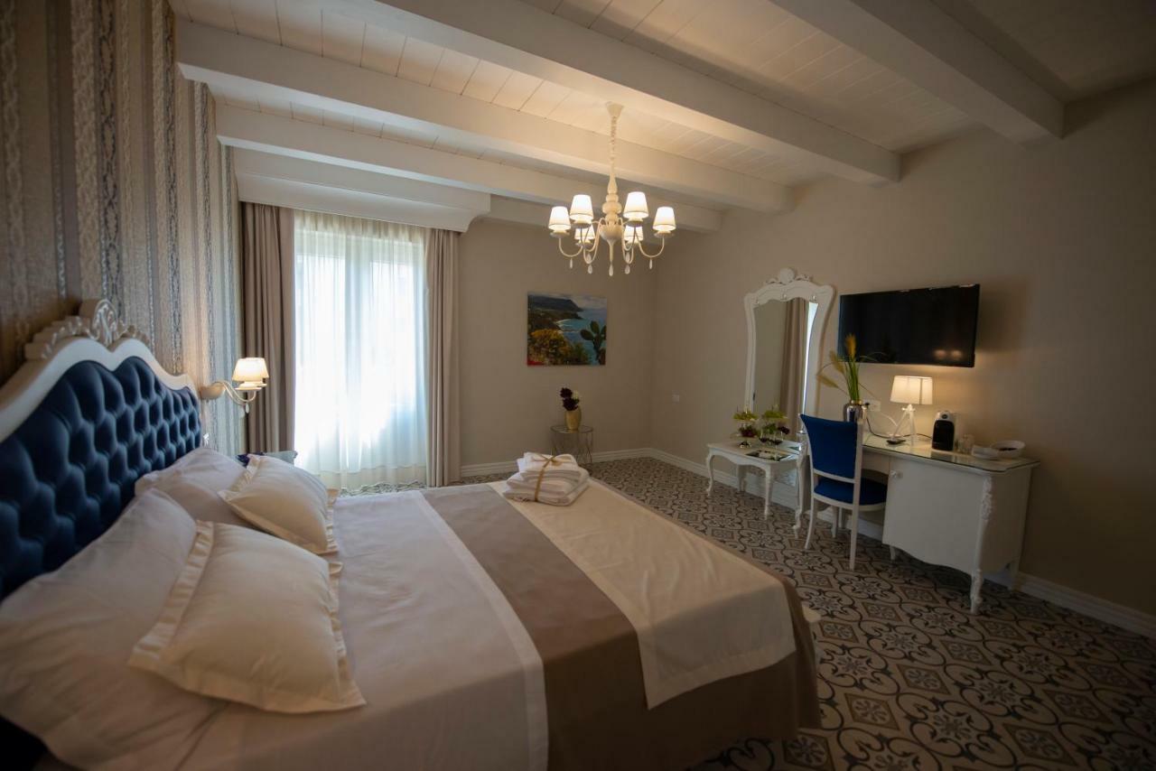 Sui Generis Tropea Luxury Rooms Exterior photo