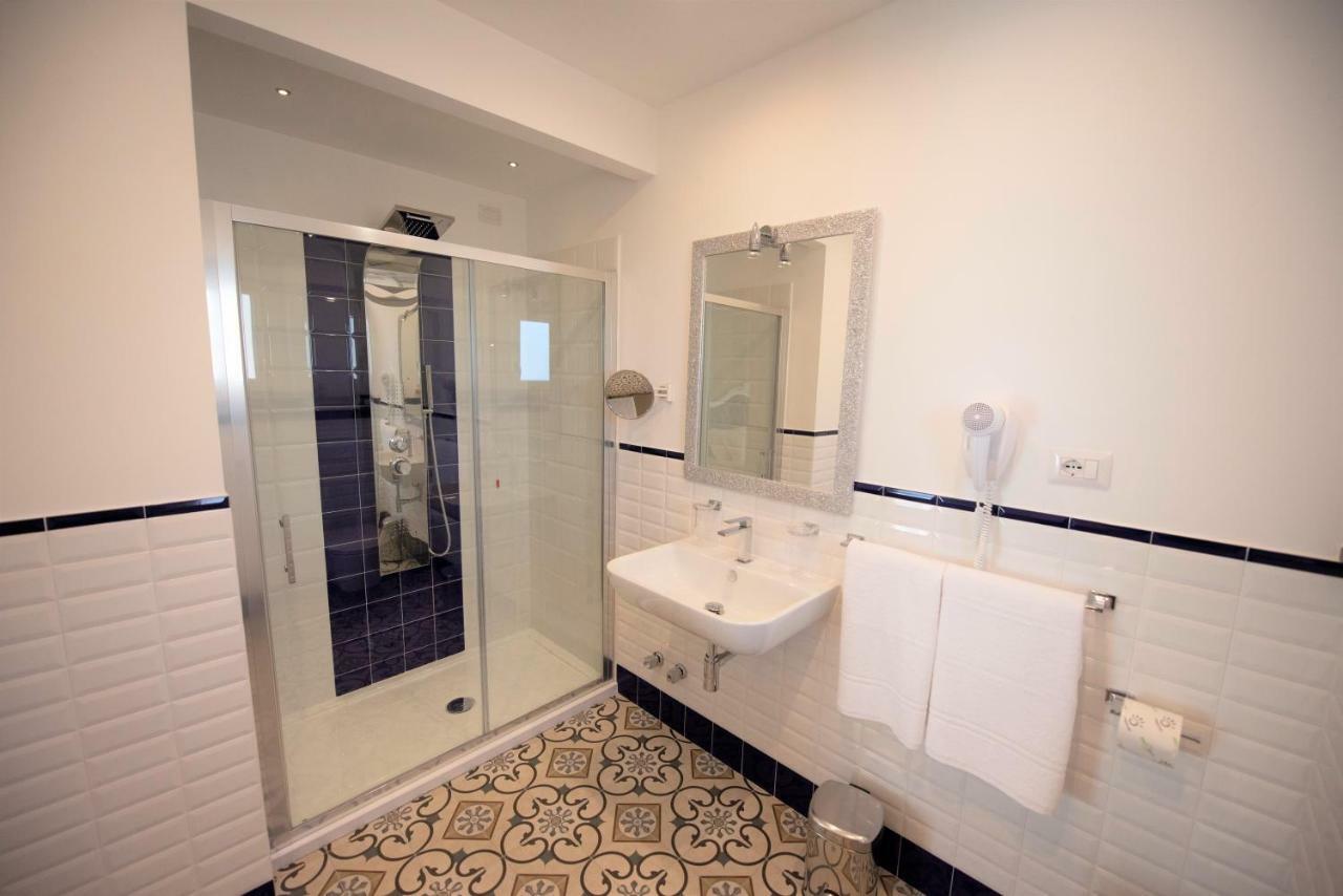 Sui Generis Tropea Luxury Rooms Exterior photo