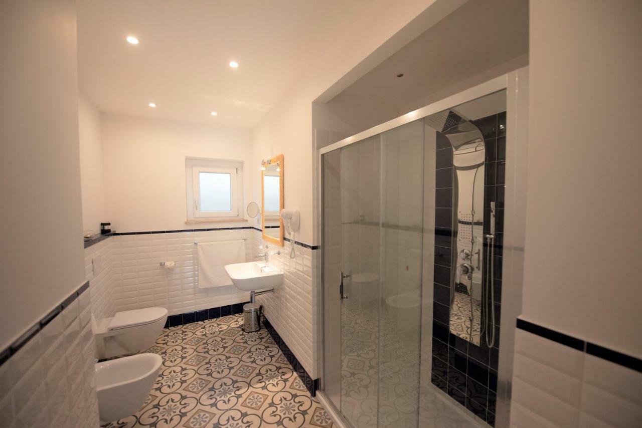 Sui Generis Tropea Luxury Rooms Exterior photo