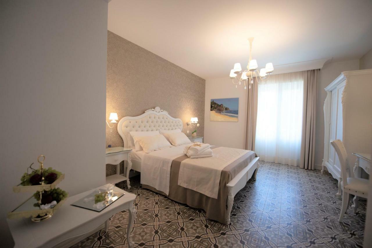 Sui Generis Tropea Luxury Rooms Exterior photo