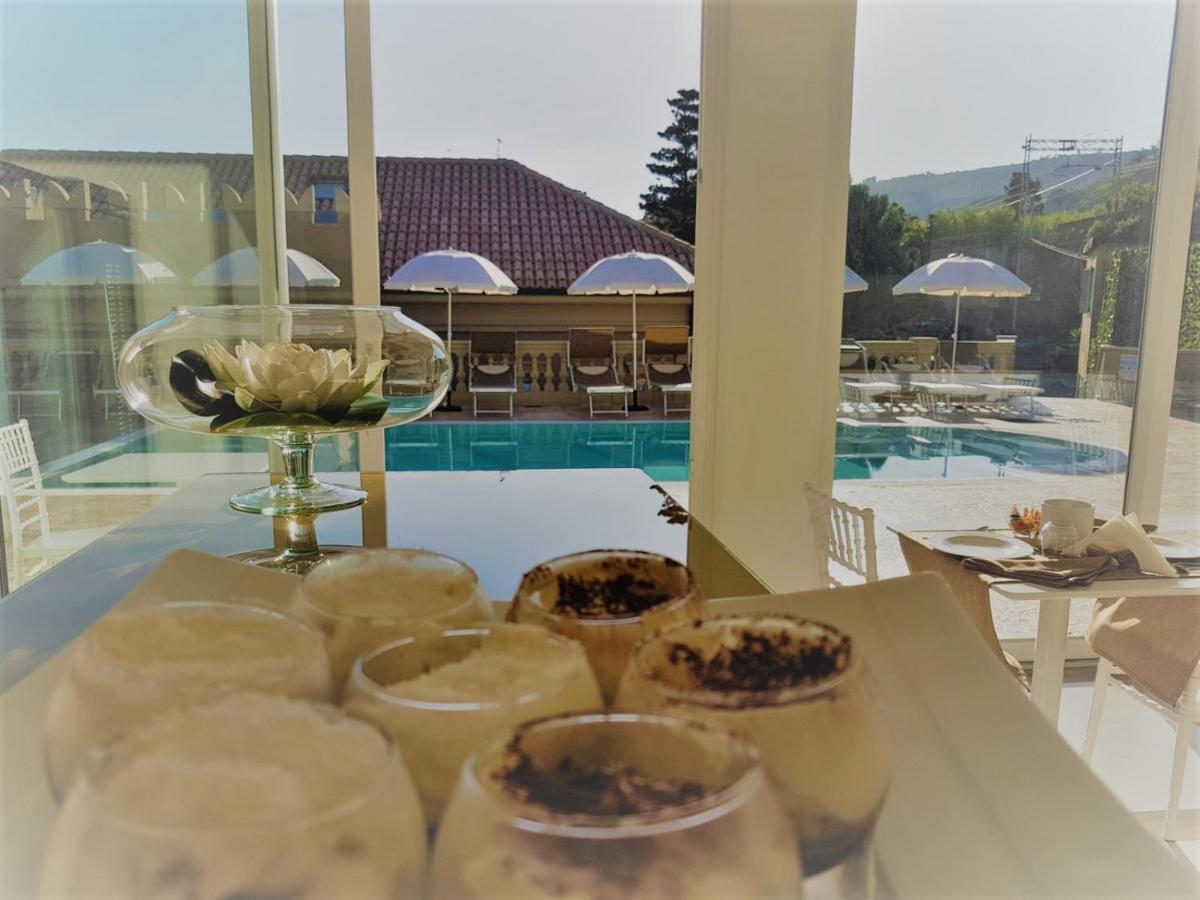 Sui Generis Tropea Luxury Rooms Exterior photo